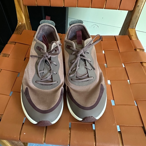 Nike Shoes - Nike Air Max Dia - Worn once!